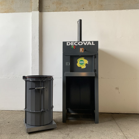 Tasseur et compacteur de poubelles pour diminuer les déchets